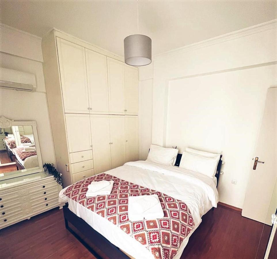 Seaside Apartment In Flisvos Marina Athen Eksteriør bilde