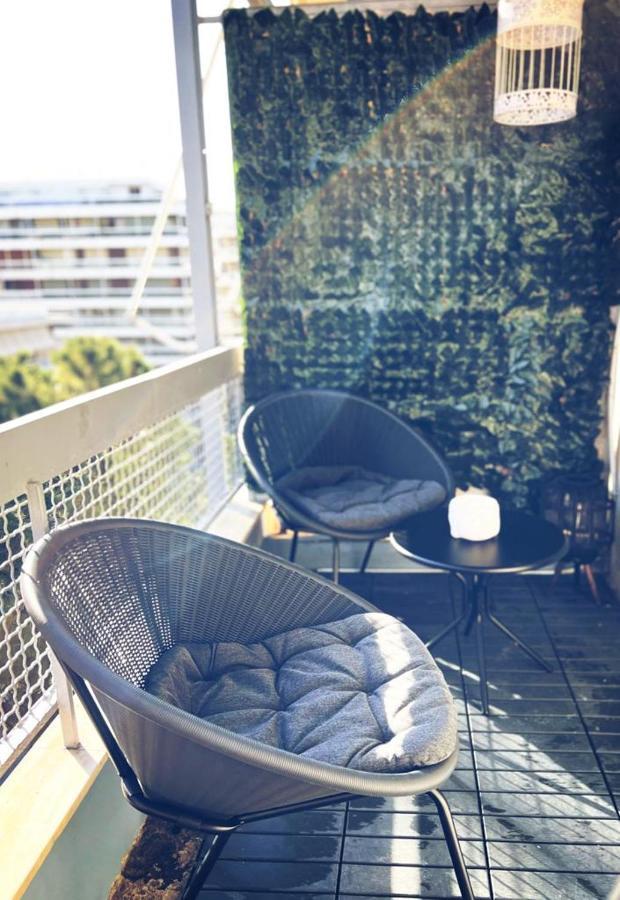 Seaside Apartment In Flisvos Marina Athen Eksteriør bilde